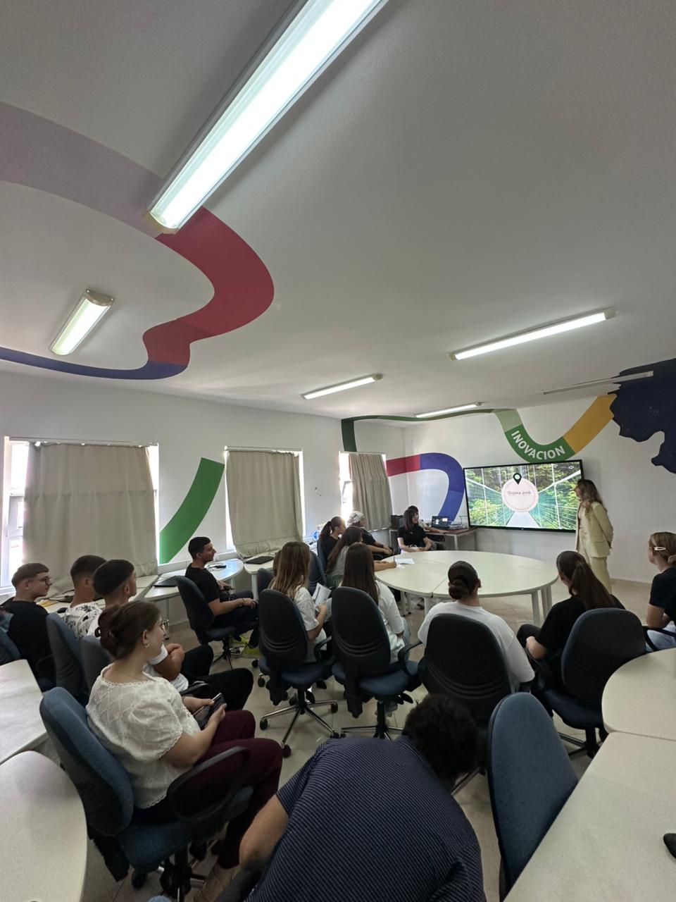 Vizitë edukative në shkollat e Divjakës, foto 5