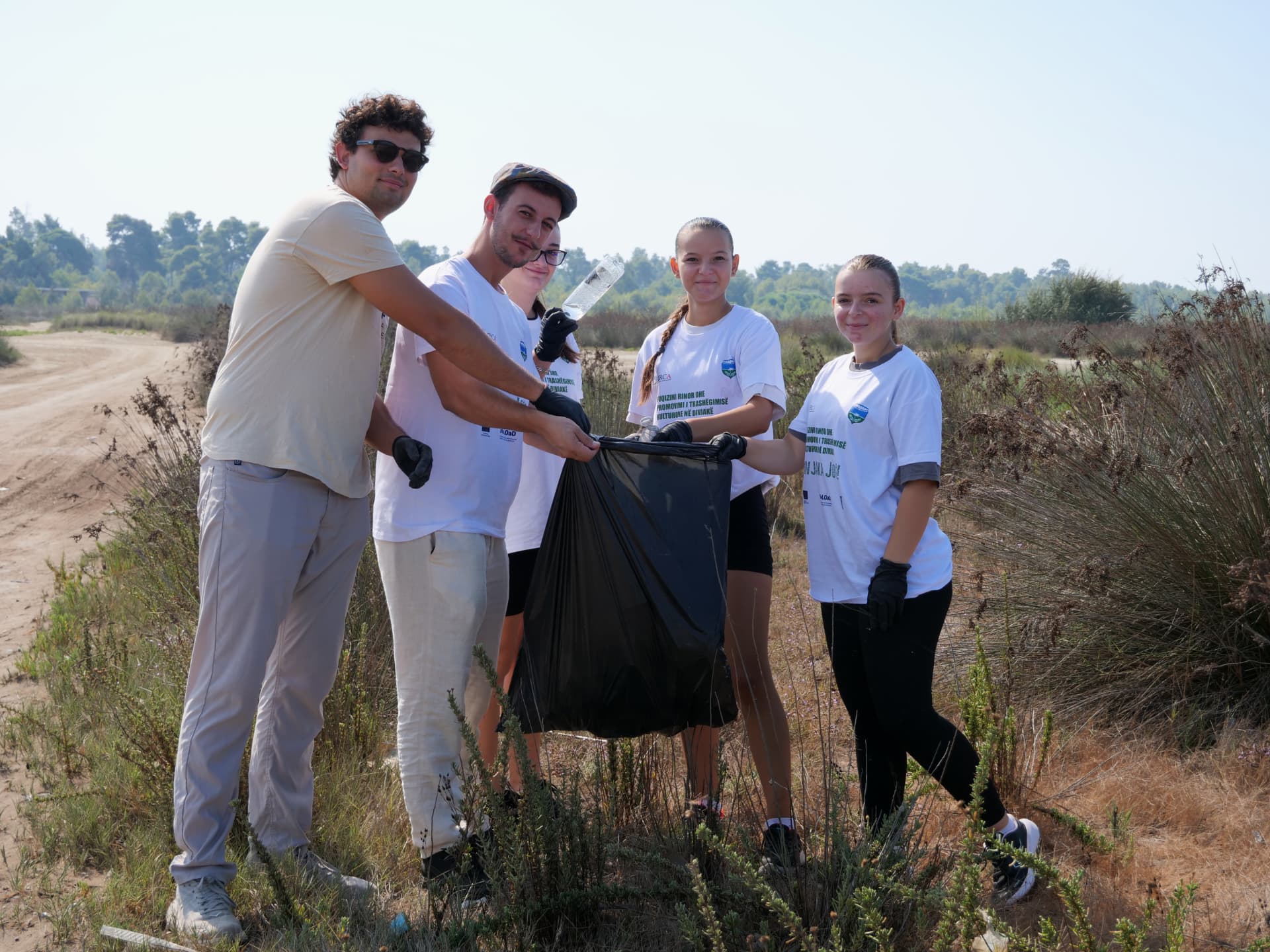 Aksion komunitar për mjedisin në Divjakë, foto 6